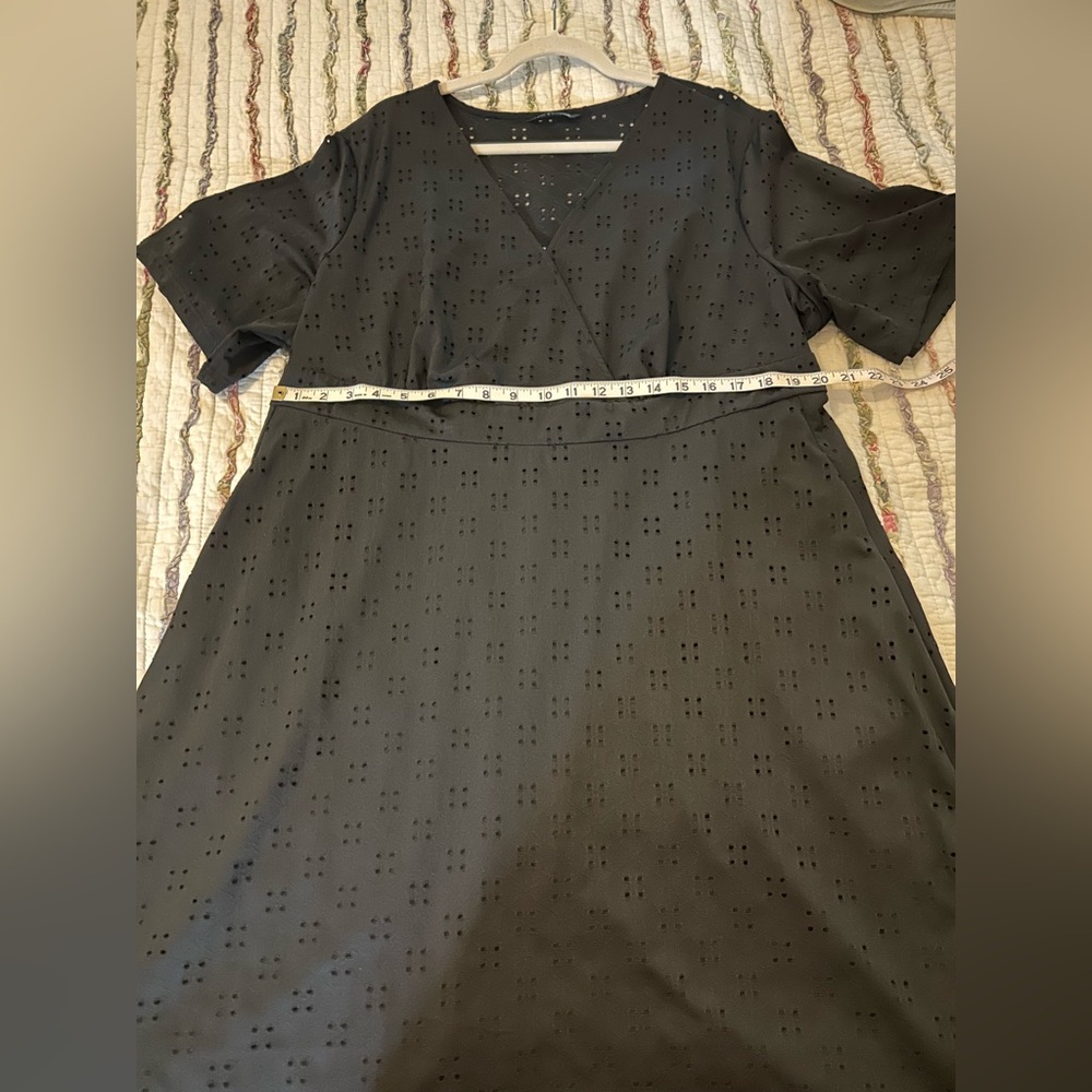 BloomChic 18-20W black dress